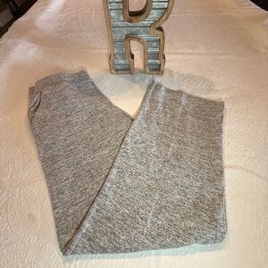 Chico's Heather Gray Knit pants with side pockets.
